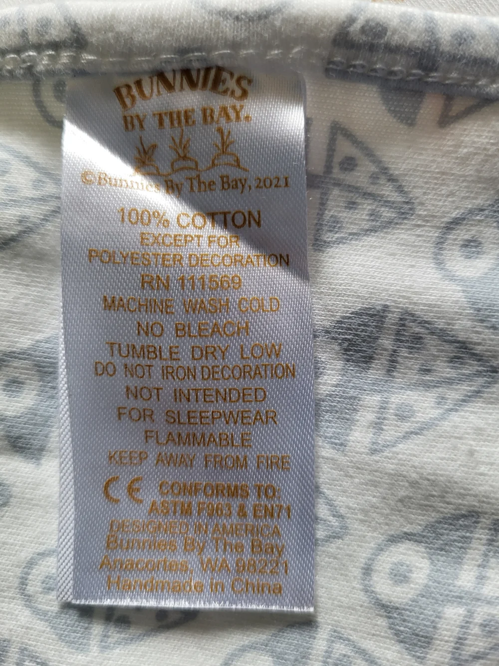 Bunnies by the Bay White Baby Receiving Blanket with Bud/Skipit